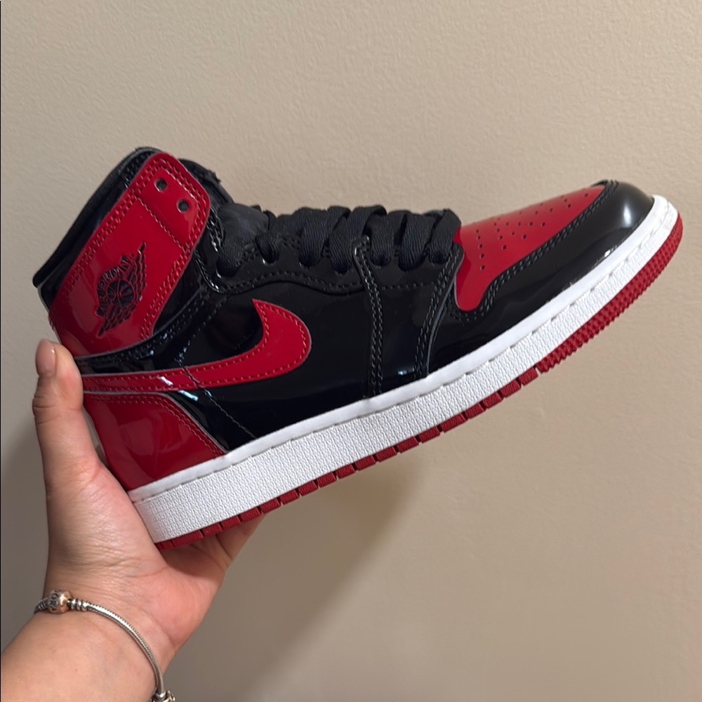 Jordan Men's Black and Red Sneakers GS- SIZE 5Y